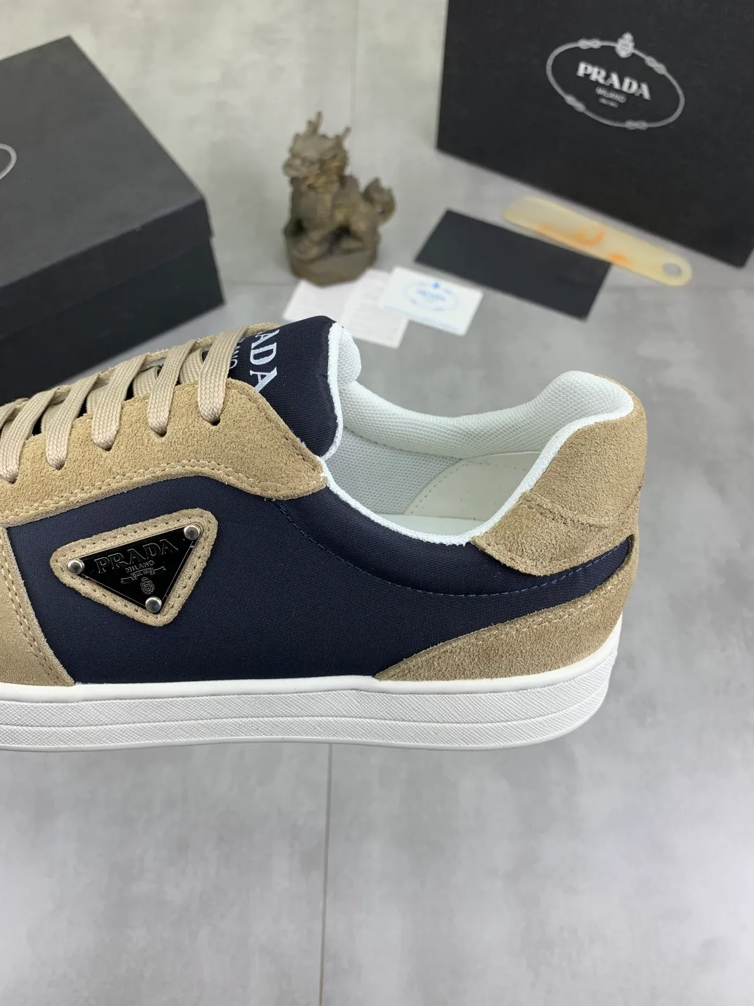 Men's Men's Shoes💰P440💰[New Style] The latest classic model of high-quality PRADA breathable and comfortable men's shoes has been launched on the official website in 1:1 reproduction, synchronized in Hong Kong counters and on the same catwalk; all made of calfskin with breathable mesh fabric ➕Imported soft and comfortable sheep Leather lining, 🍡🍡original 1:1 rubber outsole, non-slip and wear-resistant; comfortable to wear, attractive style, fine workmanship, and simple and neat shoe last, showing a man's courage and toughness, 👍size 38 to 44; 5️⃣colors🉑️ to choose from
